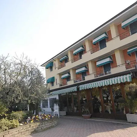 Hotel Amaris 4*