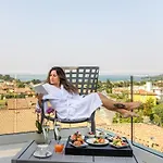 Amaris Hotel 4*