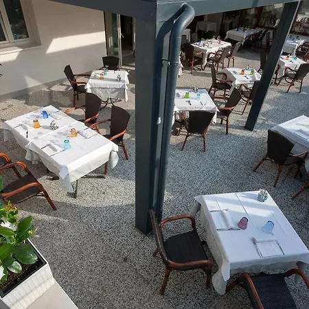 Amaris Hotel 4*