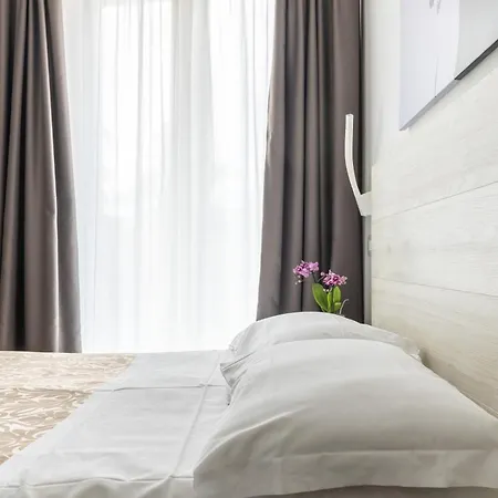 Italia 4* Garda (Verona)